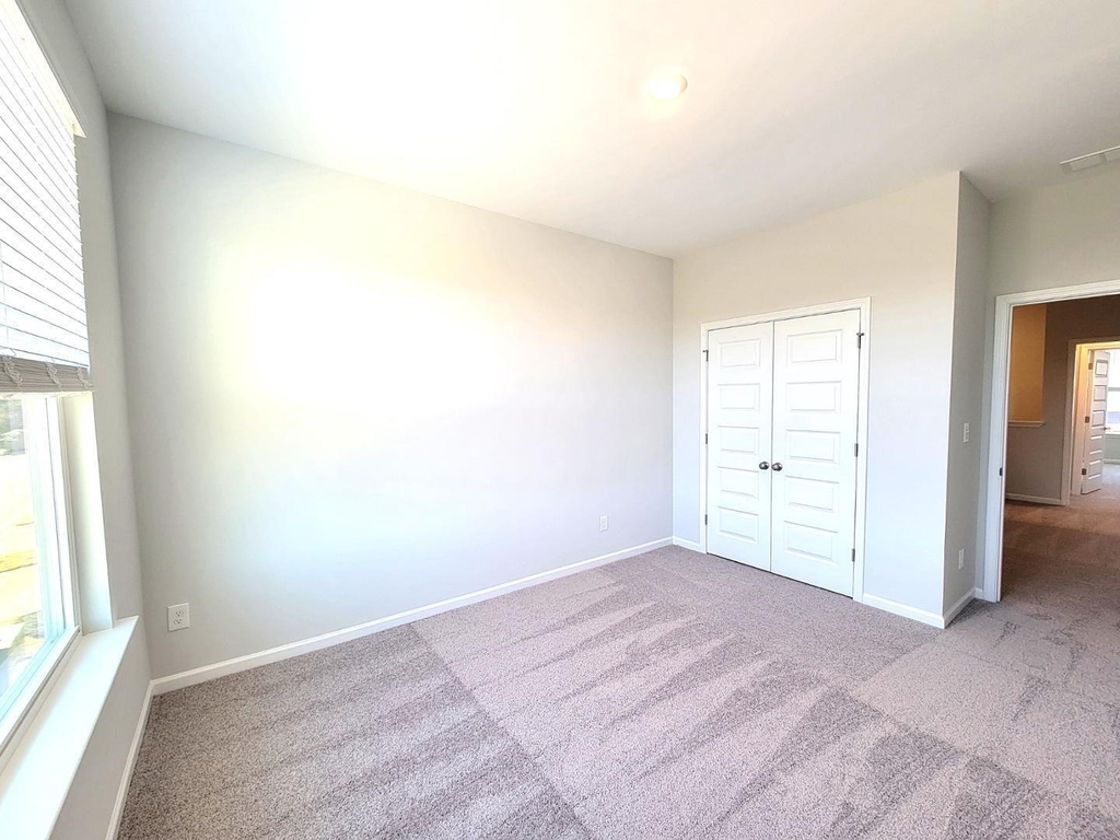 215 Chesapeake Cmns Street - Photo 19
