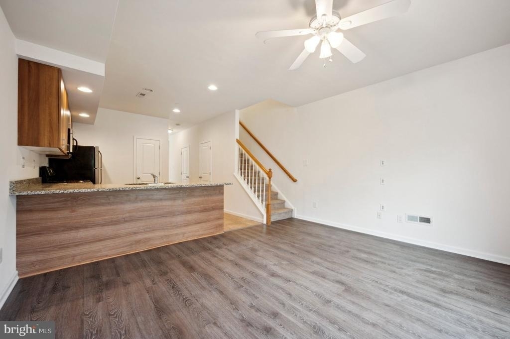 350 N York Road - Photo 4