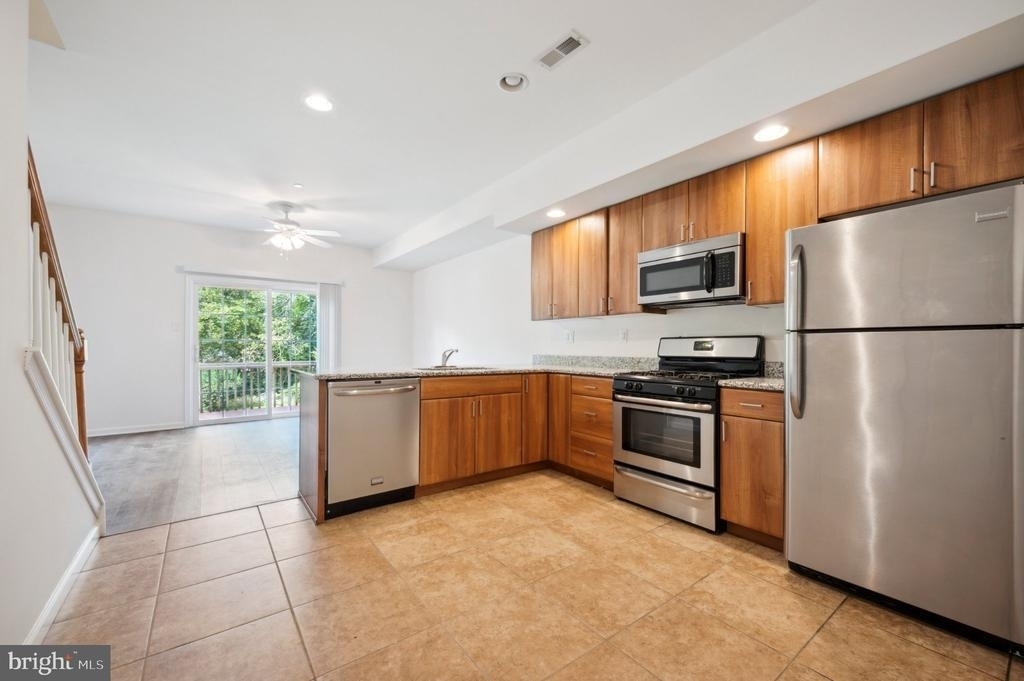 350 N York Road - Photo 1
