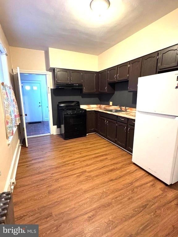 206 E Elm Street - Photo 7