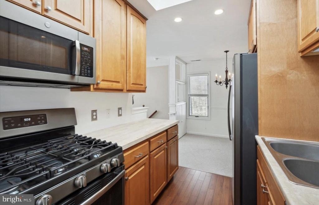 212 Maple Street - Photo 6