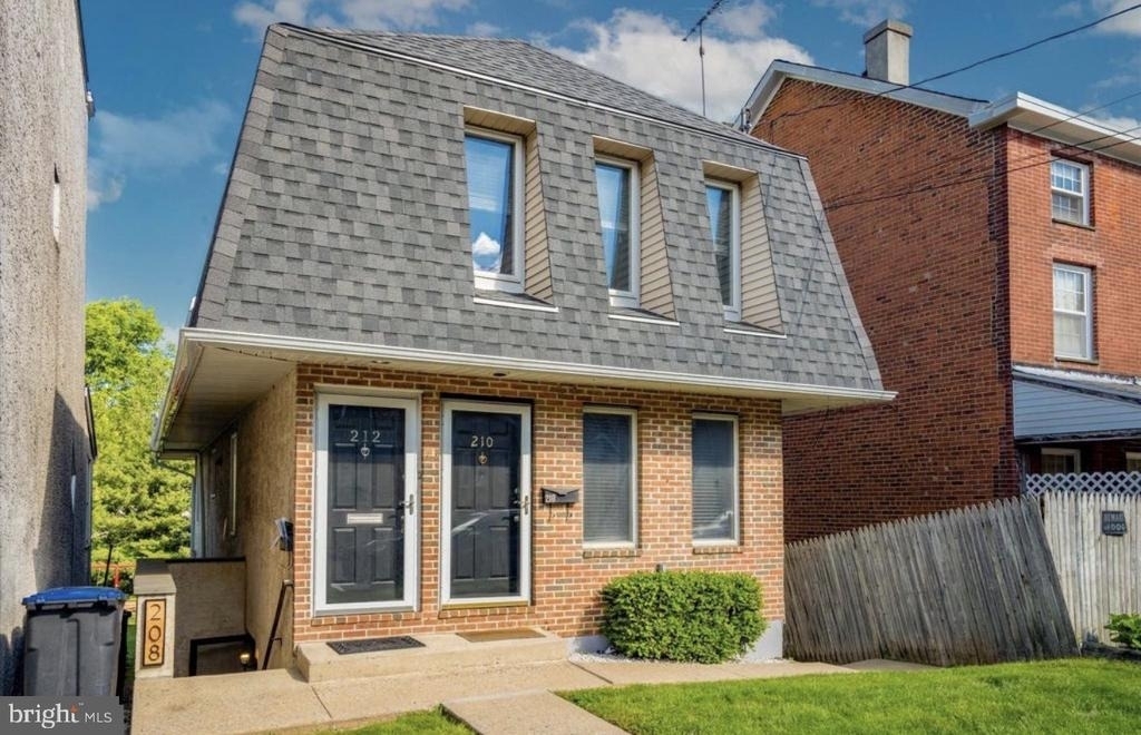 212 Maple Street - Photo 0
