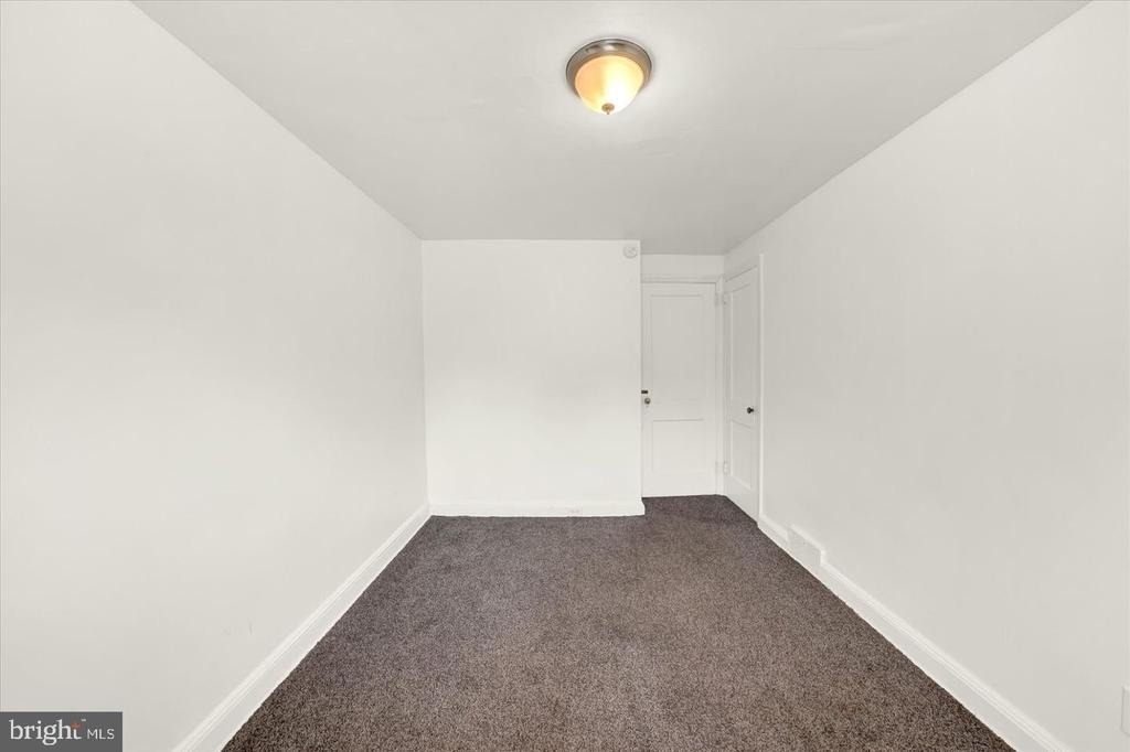 142 W 21st Street - Photo 16