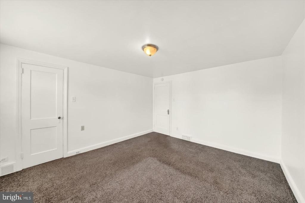 142 W 21st Street - Photo 13