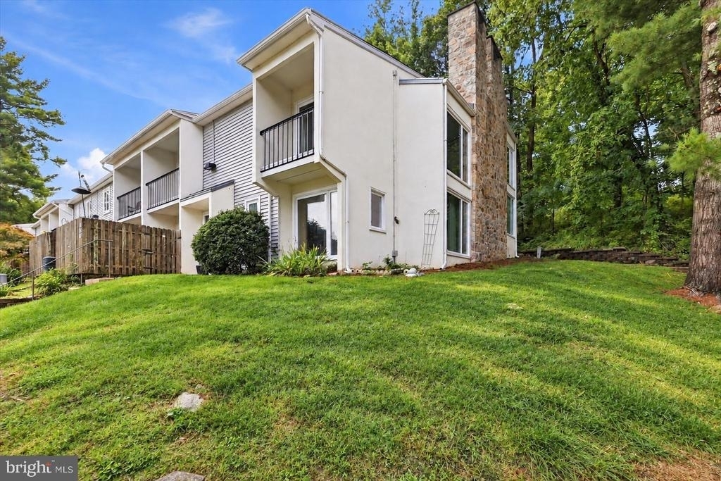 150 W Kenilworth Circle W - Photo 0
