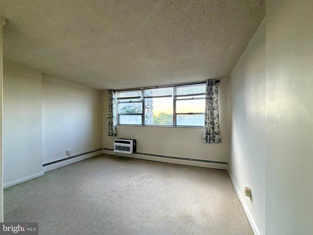 1030 E Lancaster Avenue - Photo 10