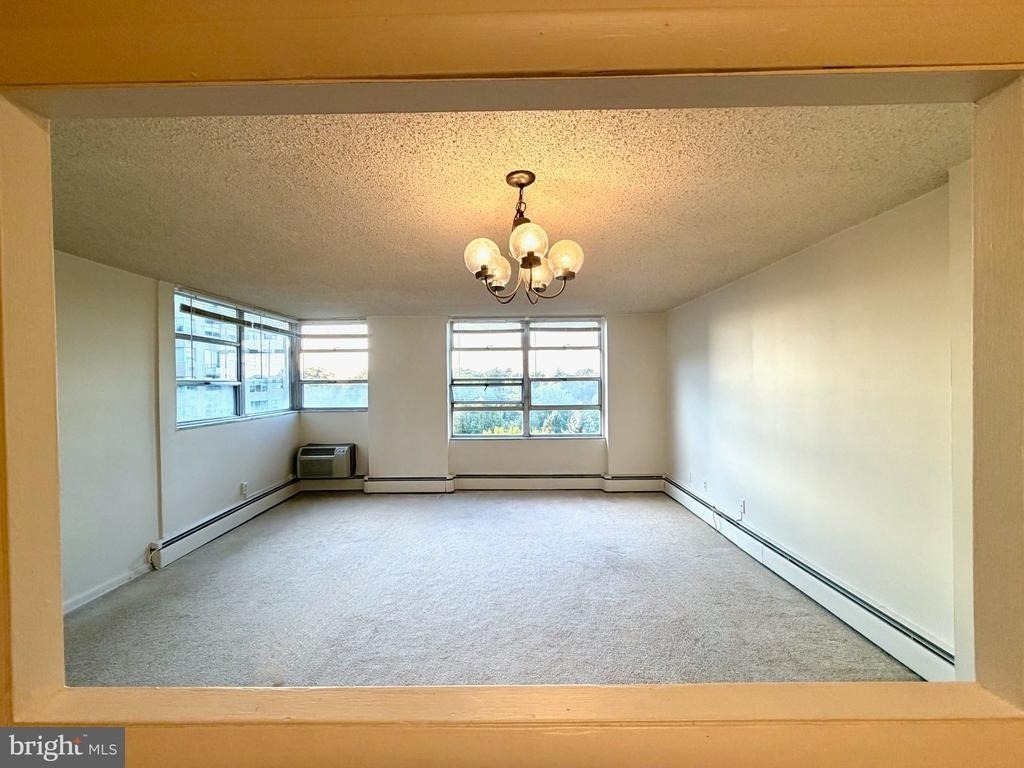 1030 E Lancaster Avenue - Photo 6
