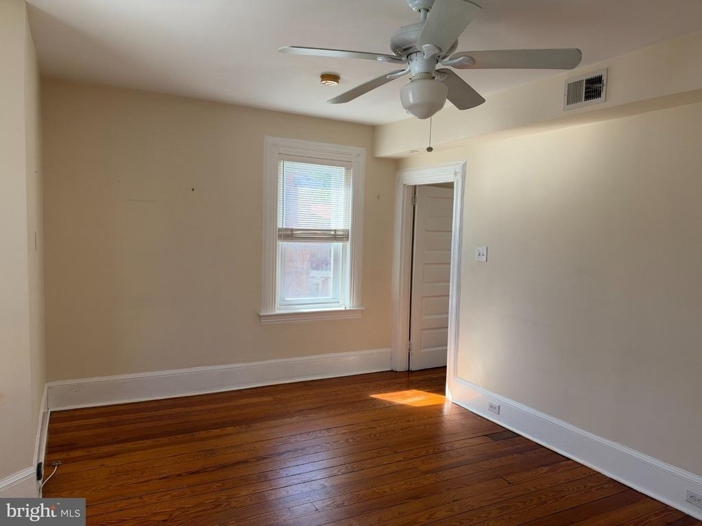 185 W Court Street - Photo 8