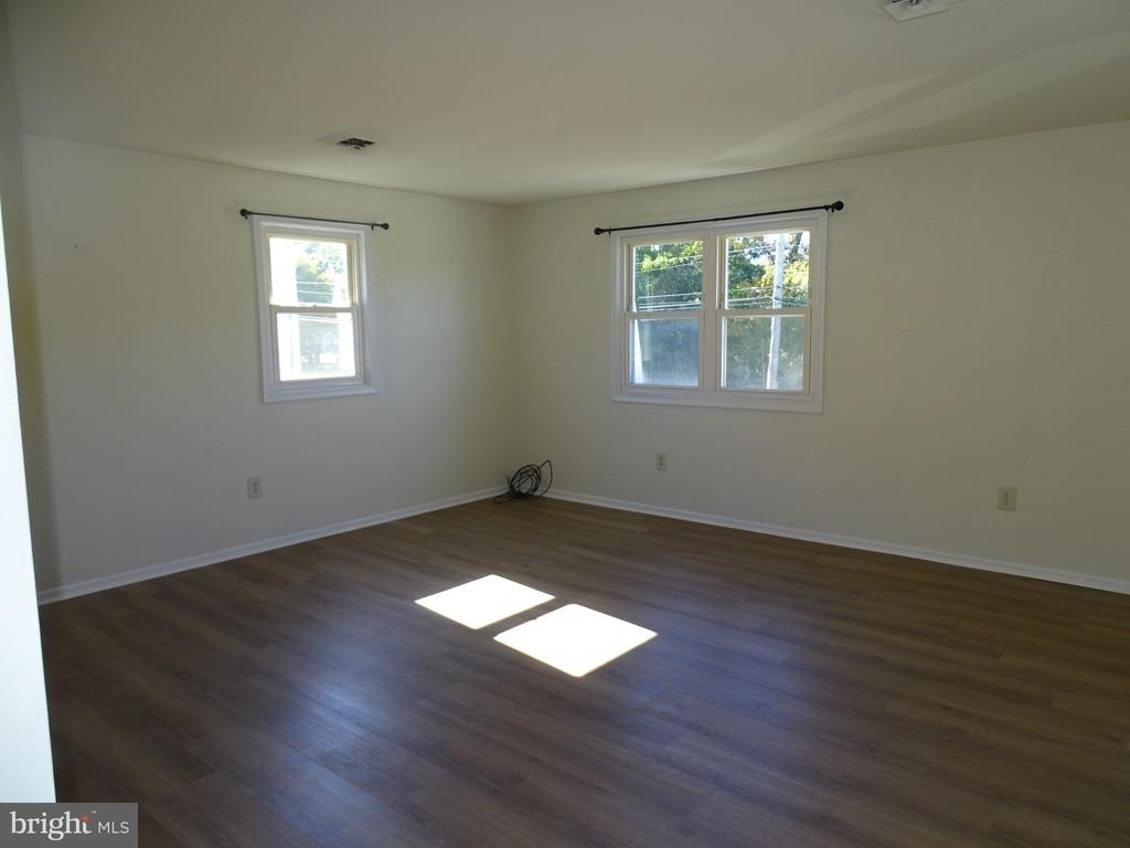 111 Hunter Way - Photo 1
