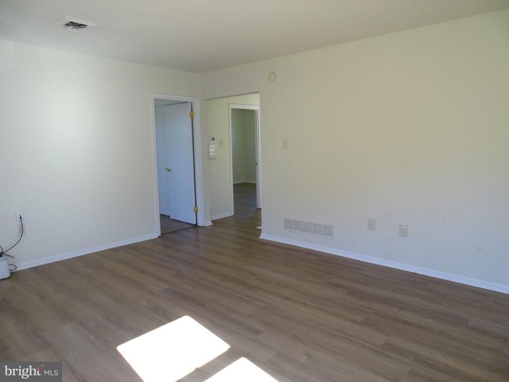 111 Hunter Way - Photo 2