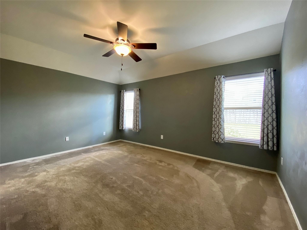 466 Eagle Brook Ln - Photo 11