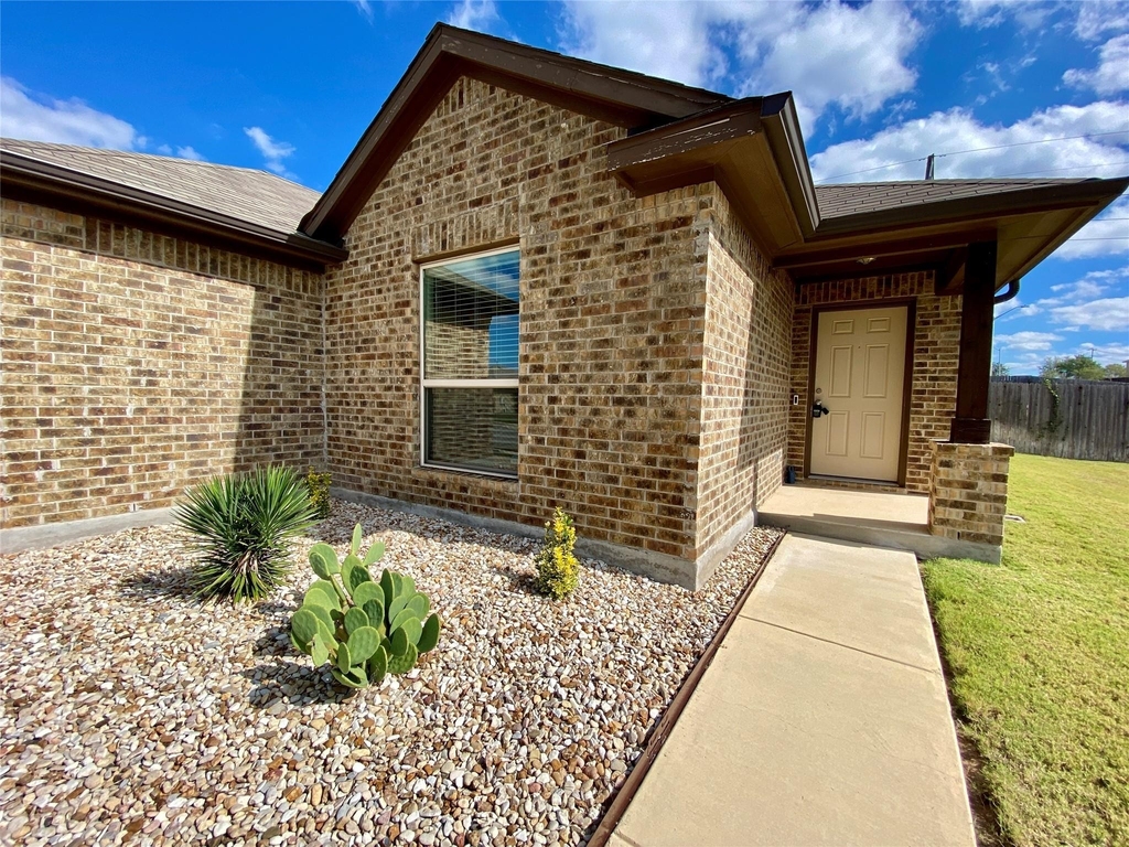 466 Eagle Brook Ln - Photo 3