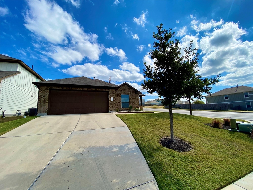 466 Eagle Brook Ln - Photo 1