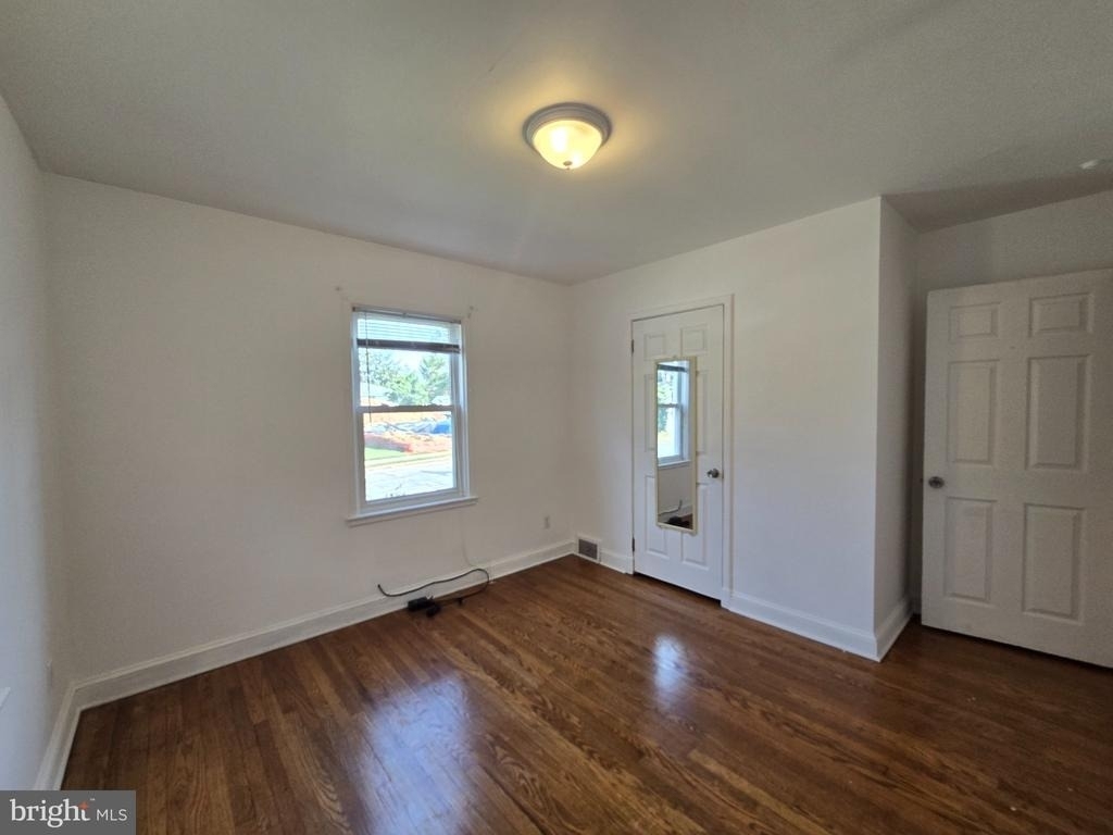 159 Green Lane - Photo 10