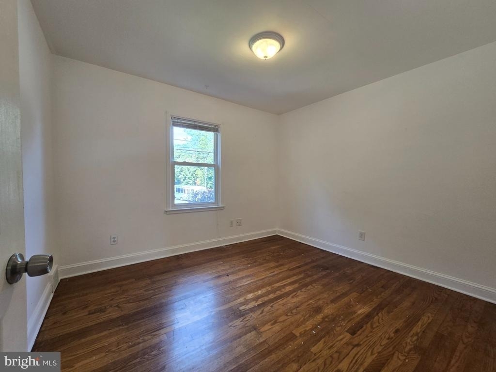 159 Green Lane - Photo 8