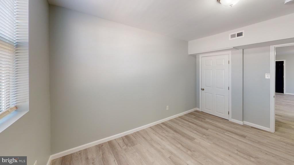 910 Gateway Boulevard - Photo 8