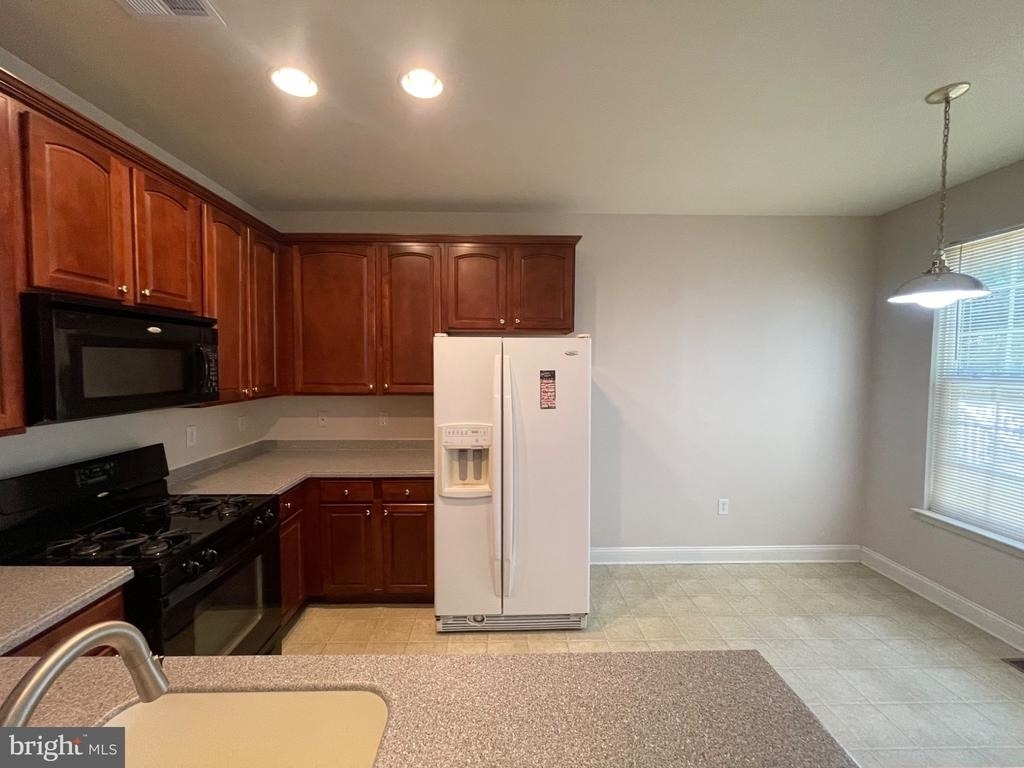 196 Chancellor Drive - Photo 5