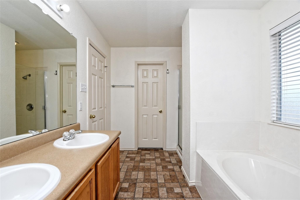 1815 Lost Maples Loop - Photo 12