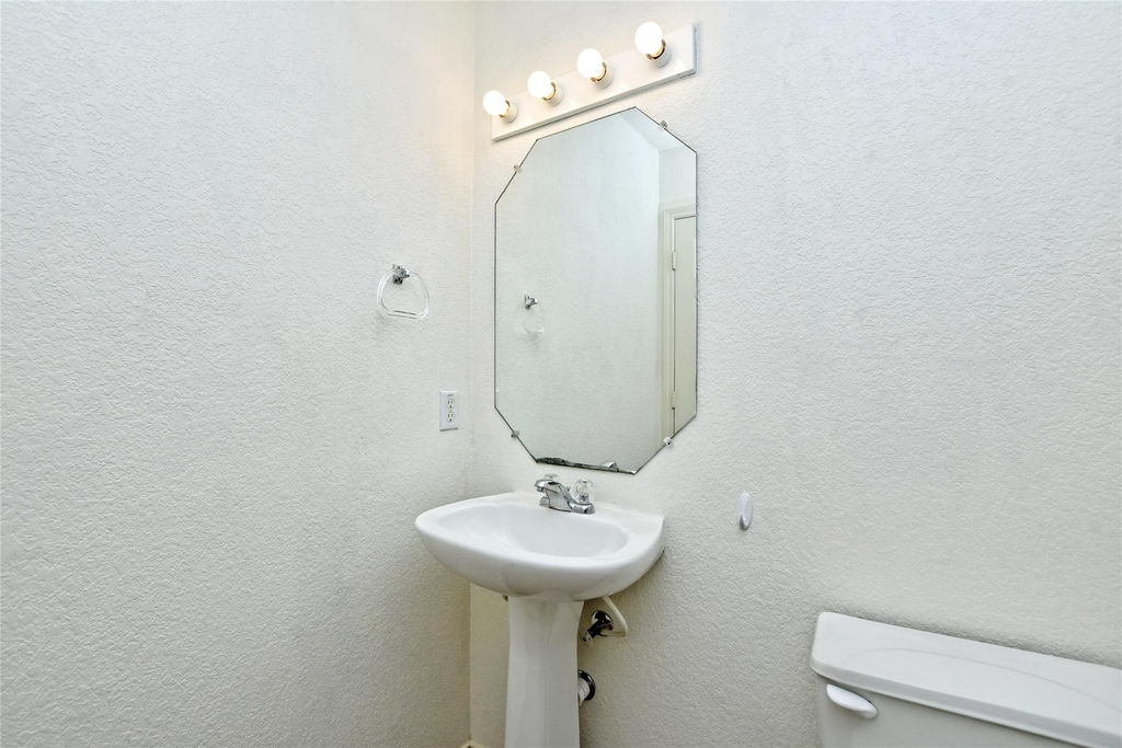 1815 Lost Maples Loop - Photo 20