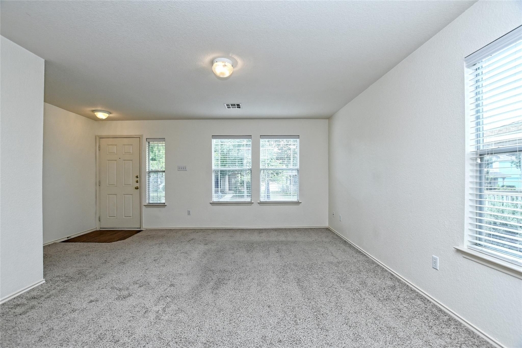 1815 Lost Maples Loop - Photo 4