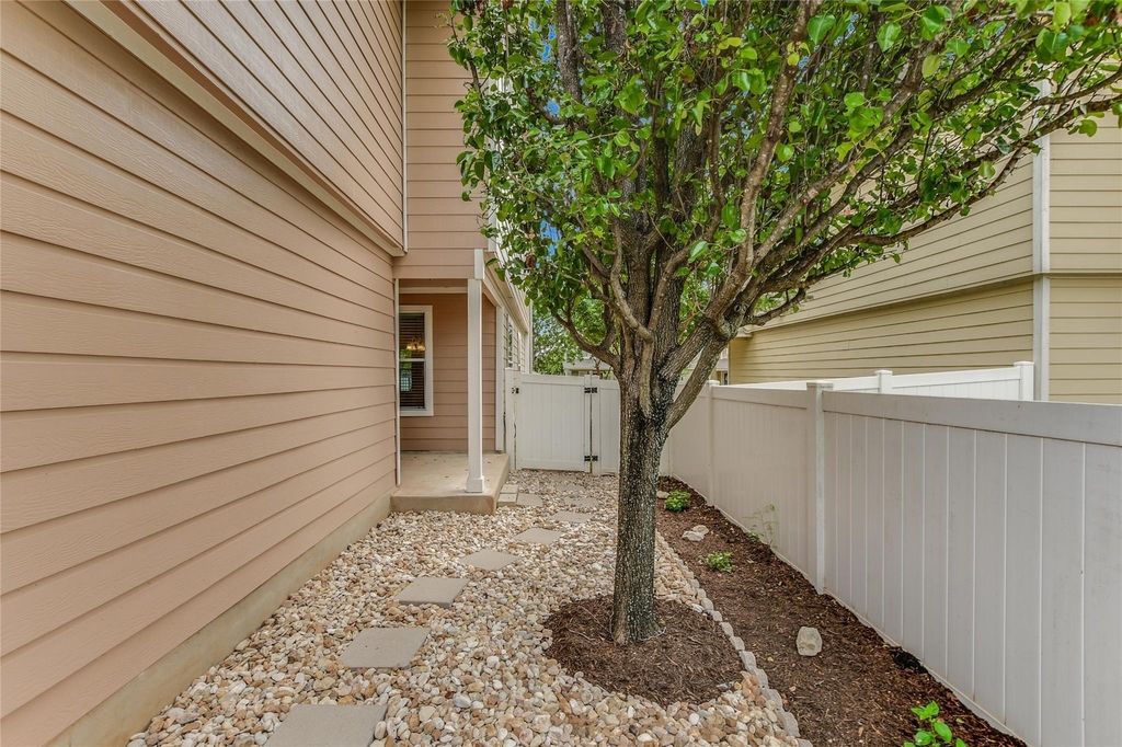 1815 Lost Maples Loop - Photo 23