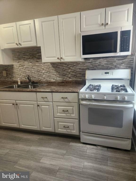 1480 Bradley Avenue - Photo 11