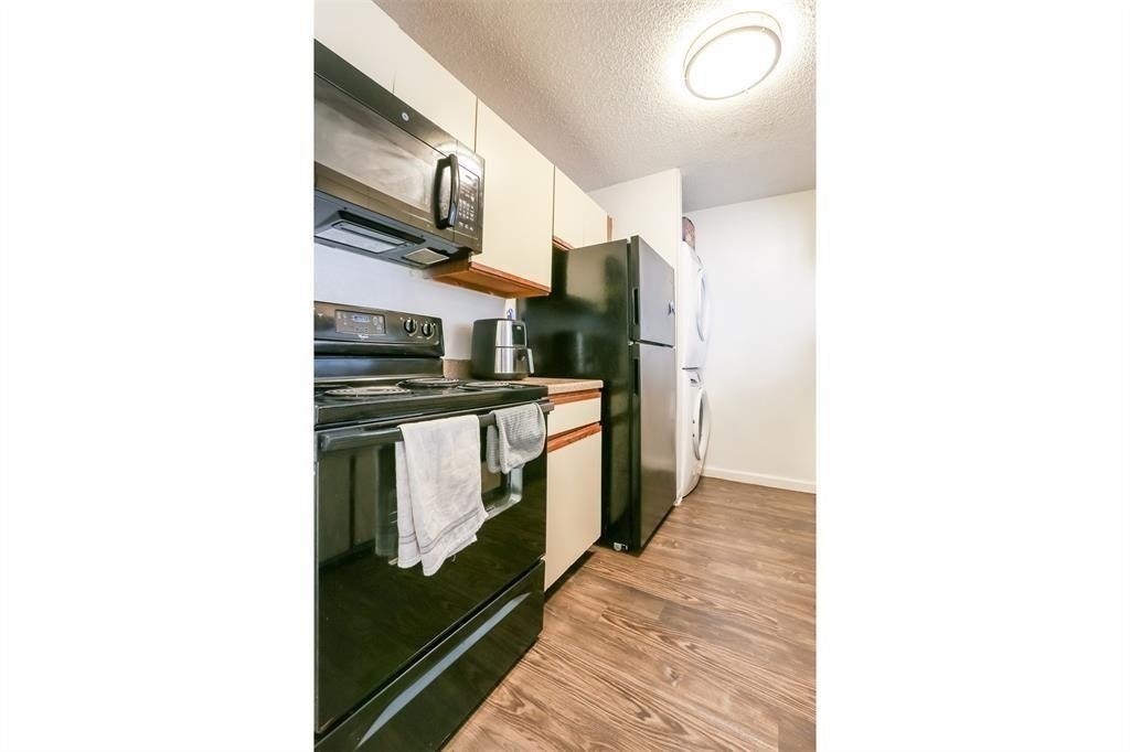 912 W 22nd St - Photo 4