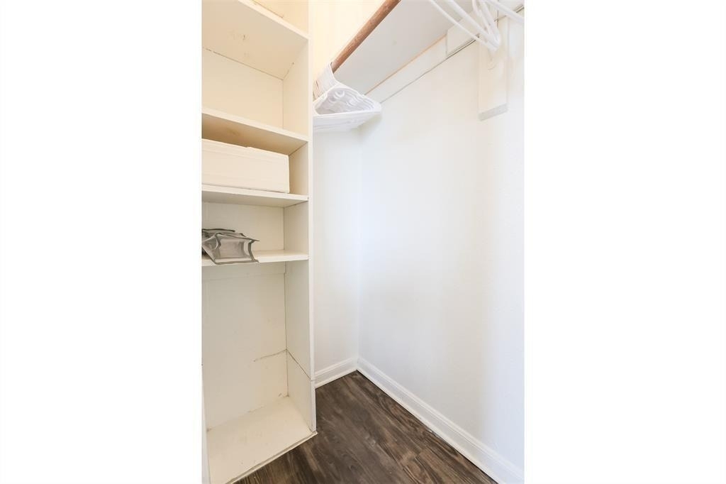 912 W 22nd St - Photo 12