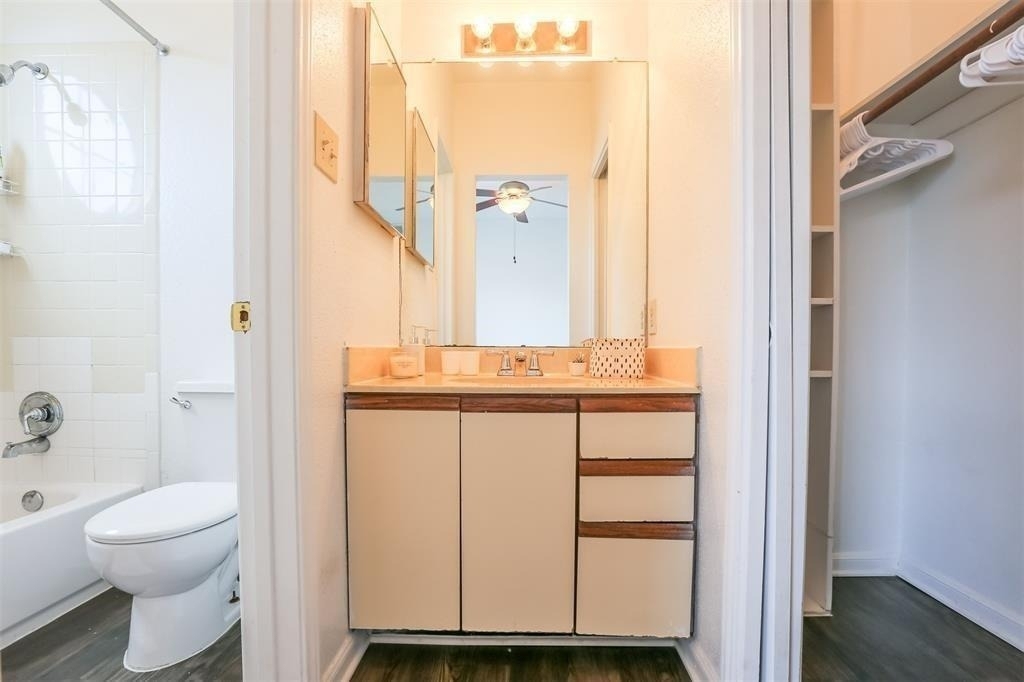 912 W 22nd St - Photo 8