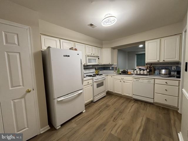 906 Coventry Way - Photo 2