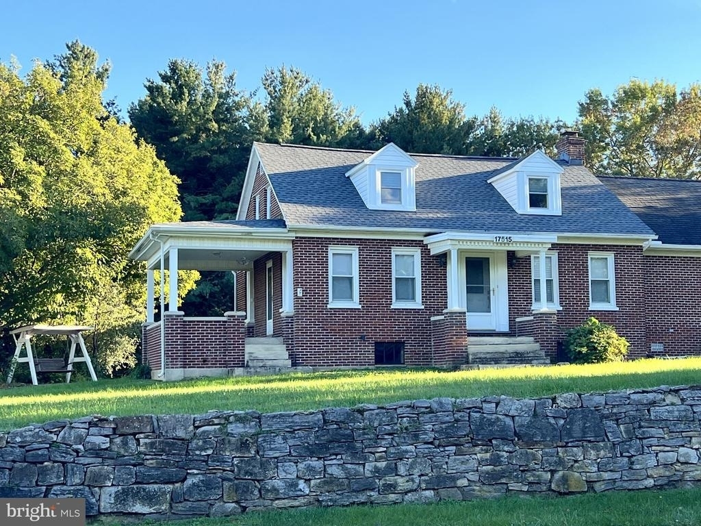 17515 Shepherdstown Pike - Photo 0