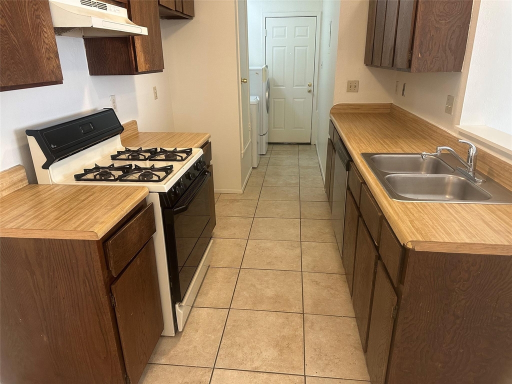 2602 S Bagdad Rd - Photo 6