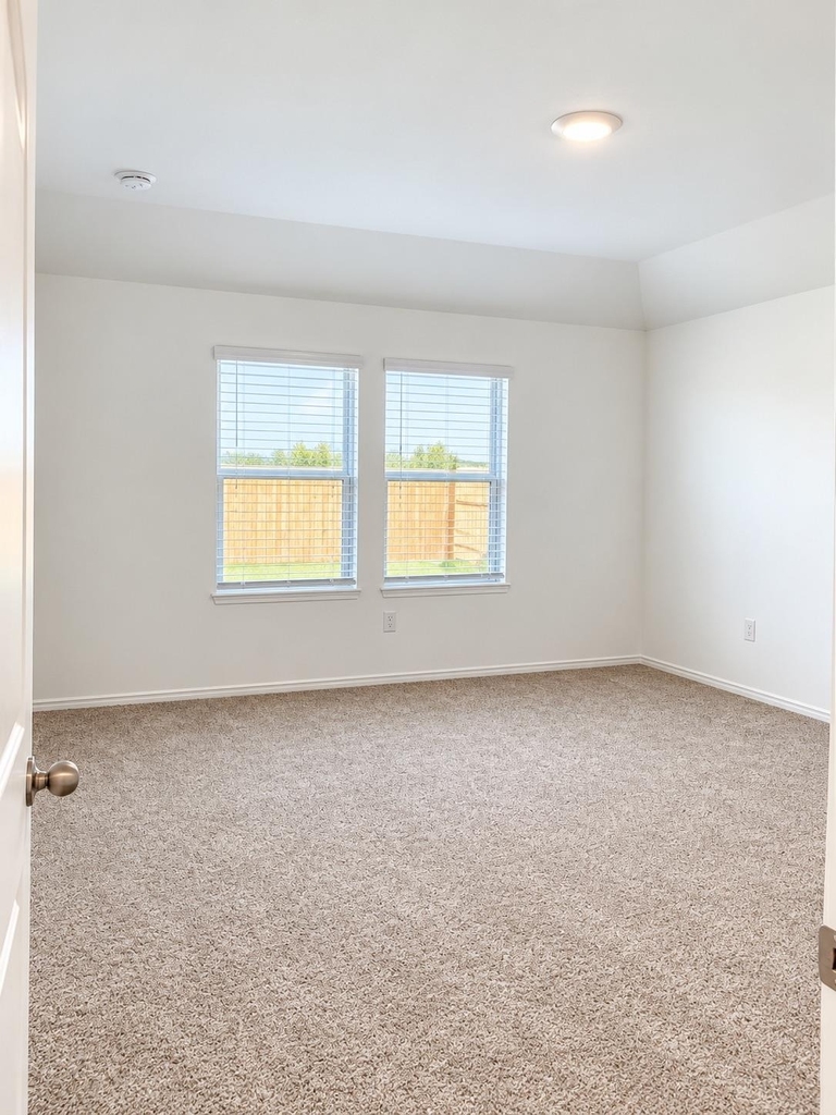 13606 Gunnison Grove Ave - Photo 10