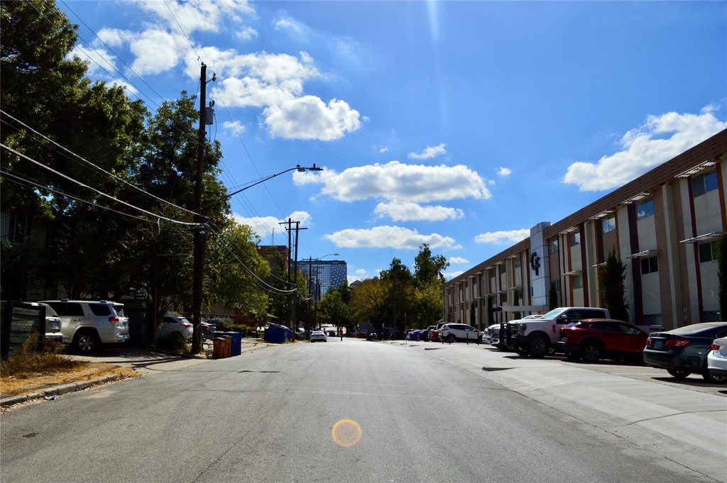 2813 Salado St - Photo 17