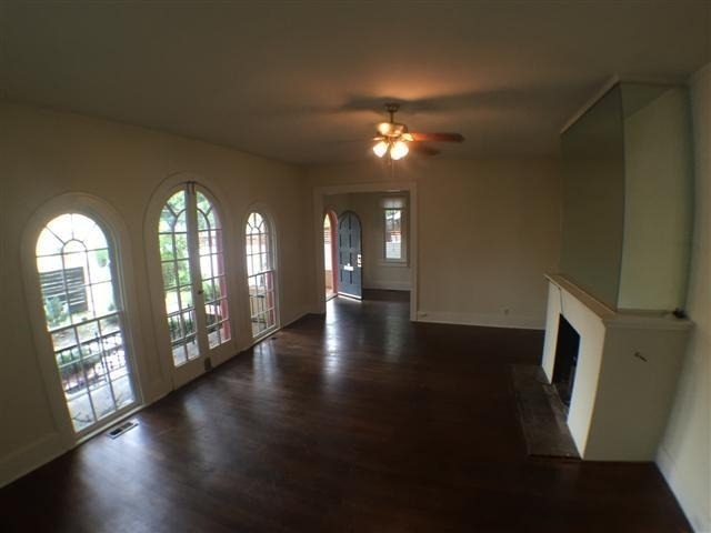 2813 Salado St - Photo 3