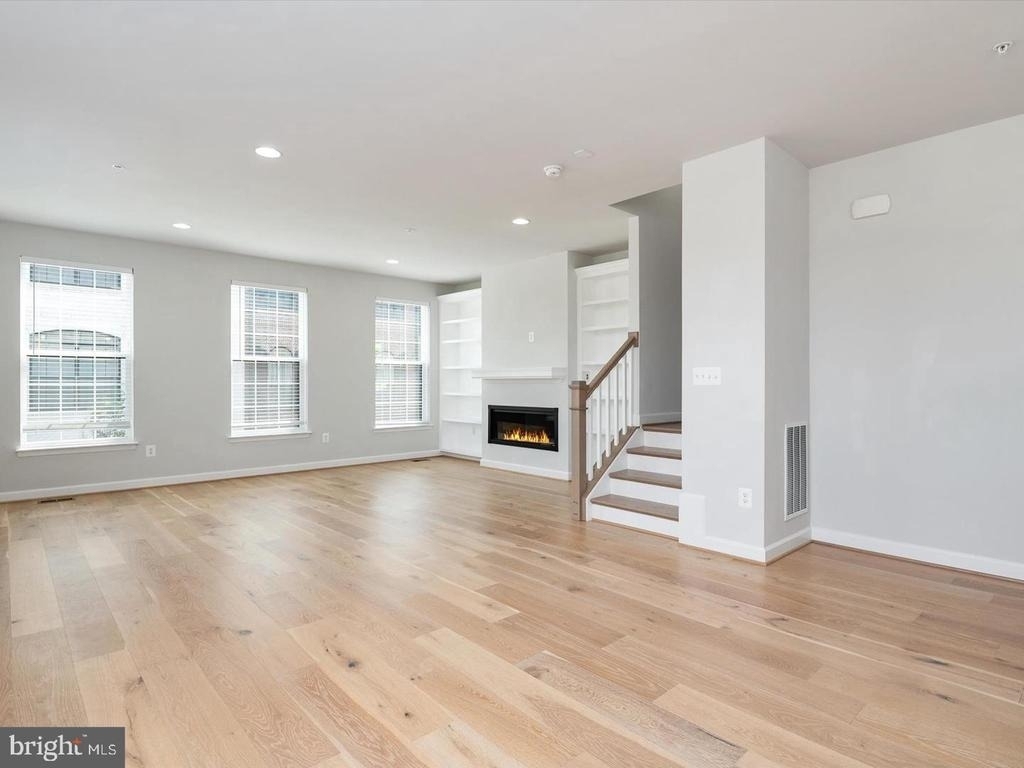 627 Halsey Way - Photo 10