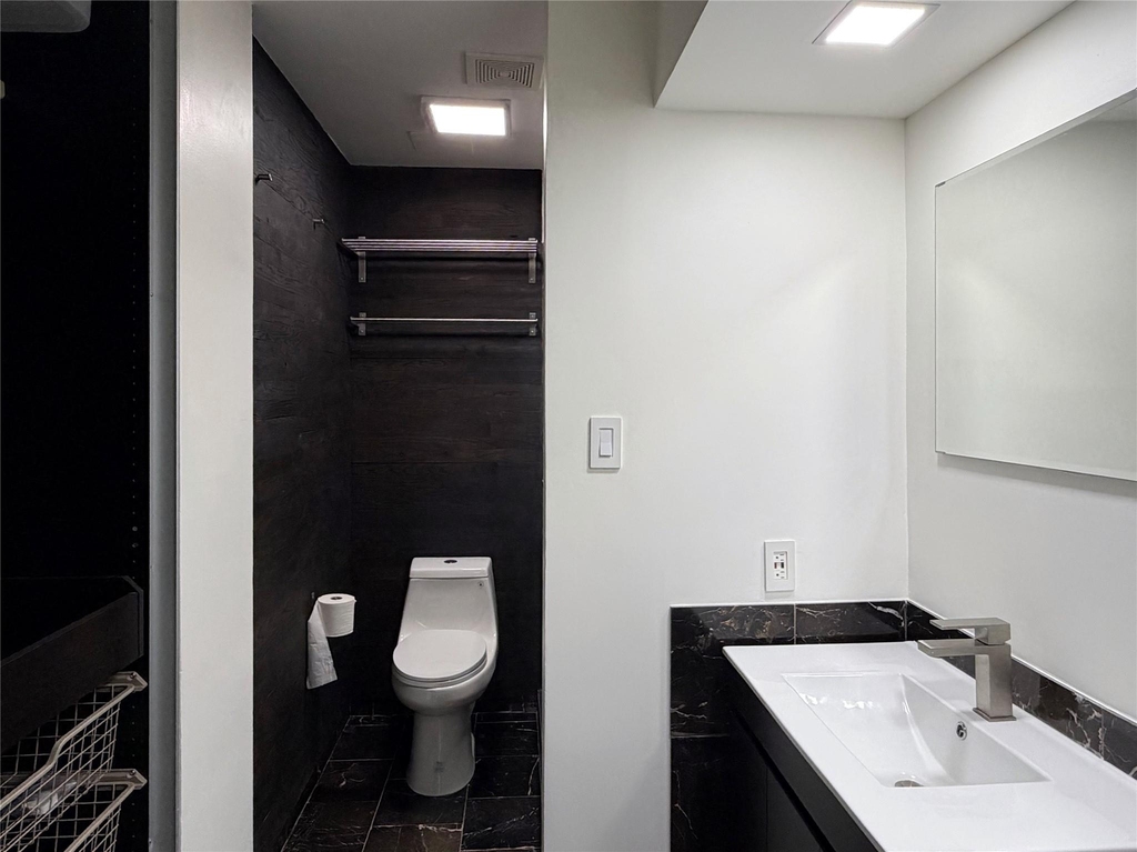 40 N Interstate 35 - Photo 6