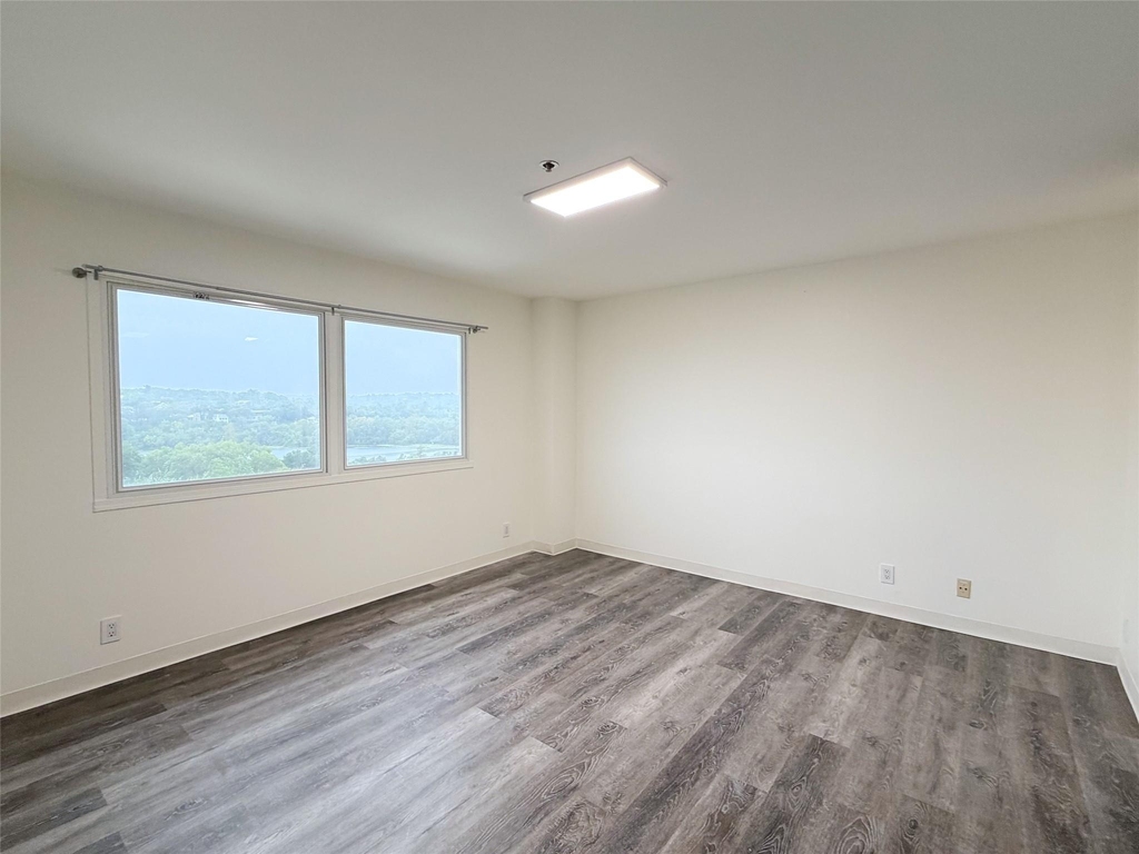 40 N Interstate 35 - Photo 5