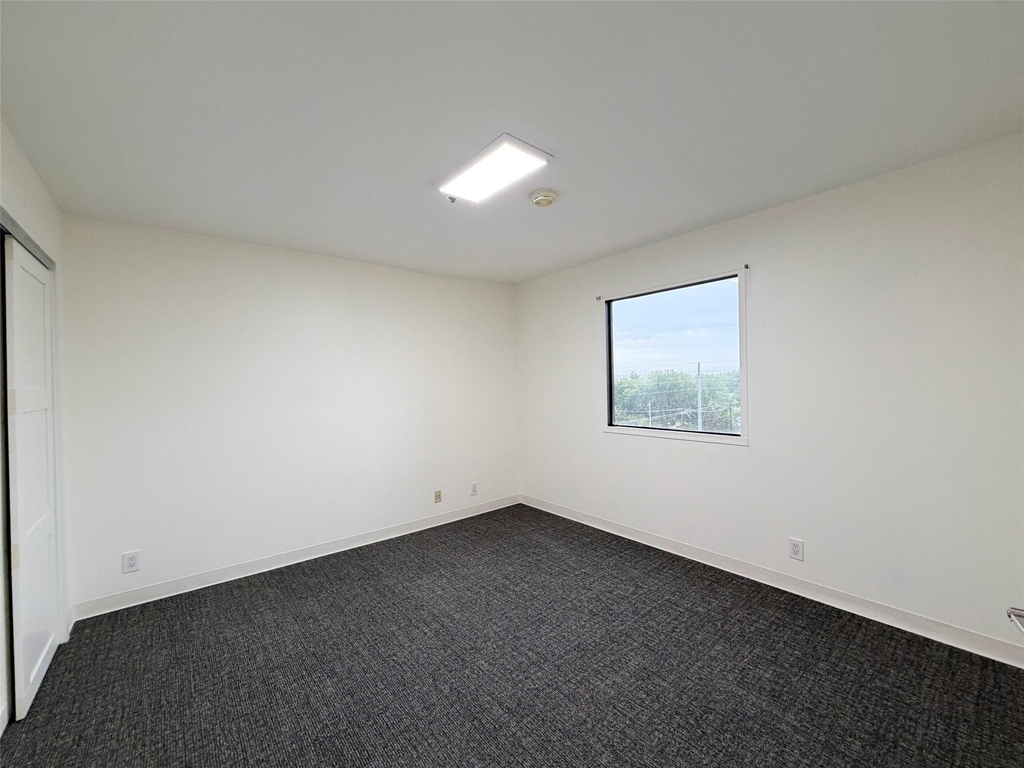 40 N Interstate 35 - Photo 9