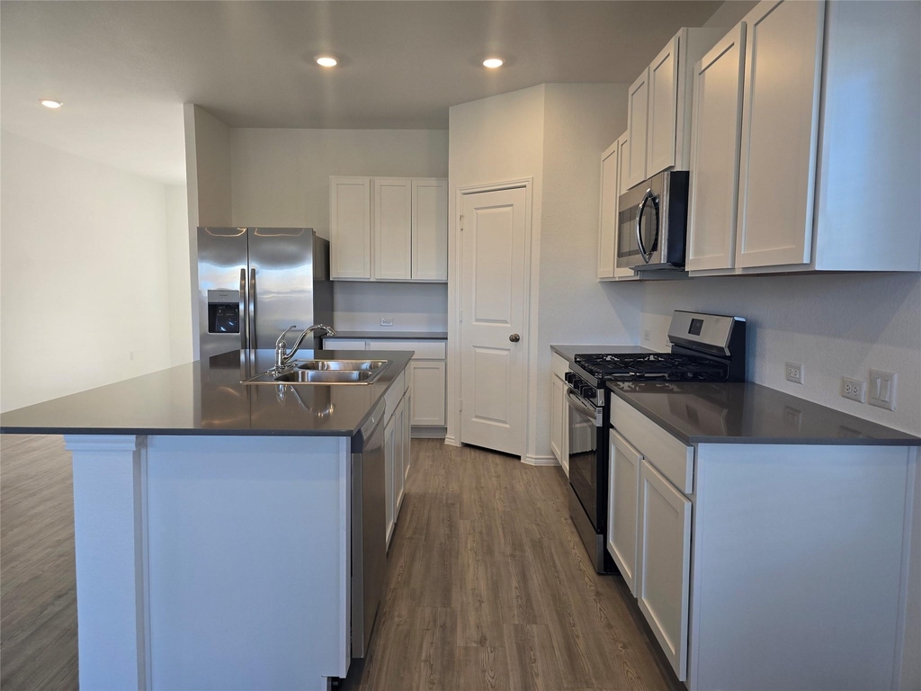 1816 Four Waters Loop - Photo 9