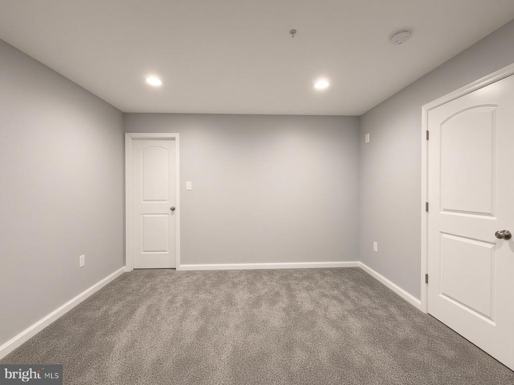 9600 Smithview Place - Photo 4