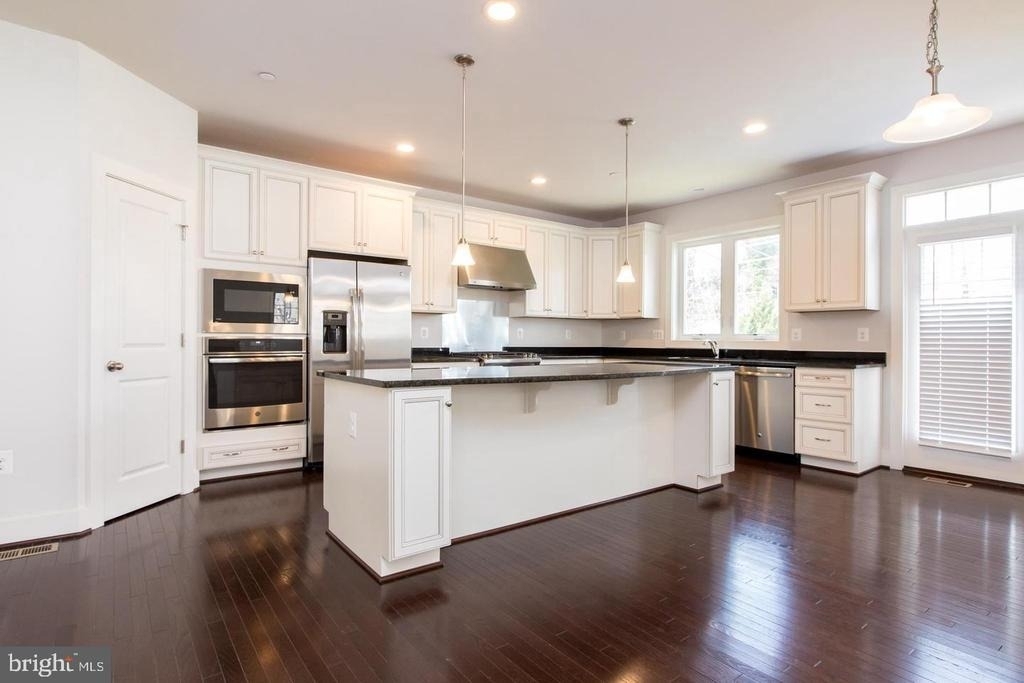 304 S Stonestreet Avenue - Photo 5