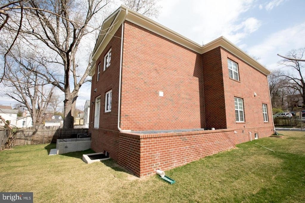 304 S Stonestreet Avenue - Photo 41