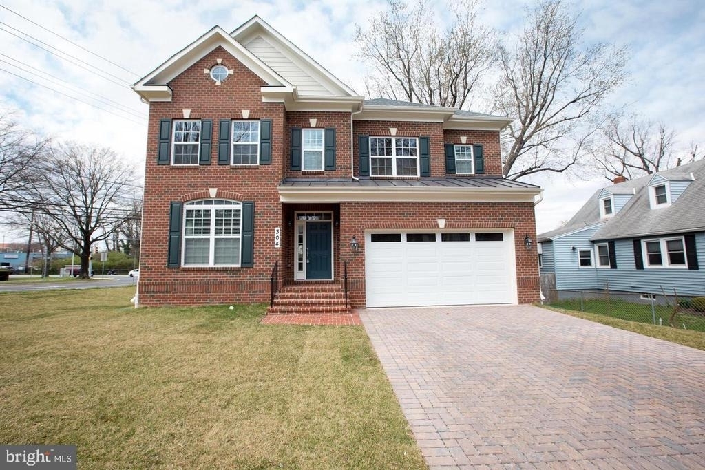 304 S Stonestreet Avenue - Photo 1