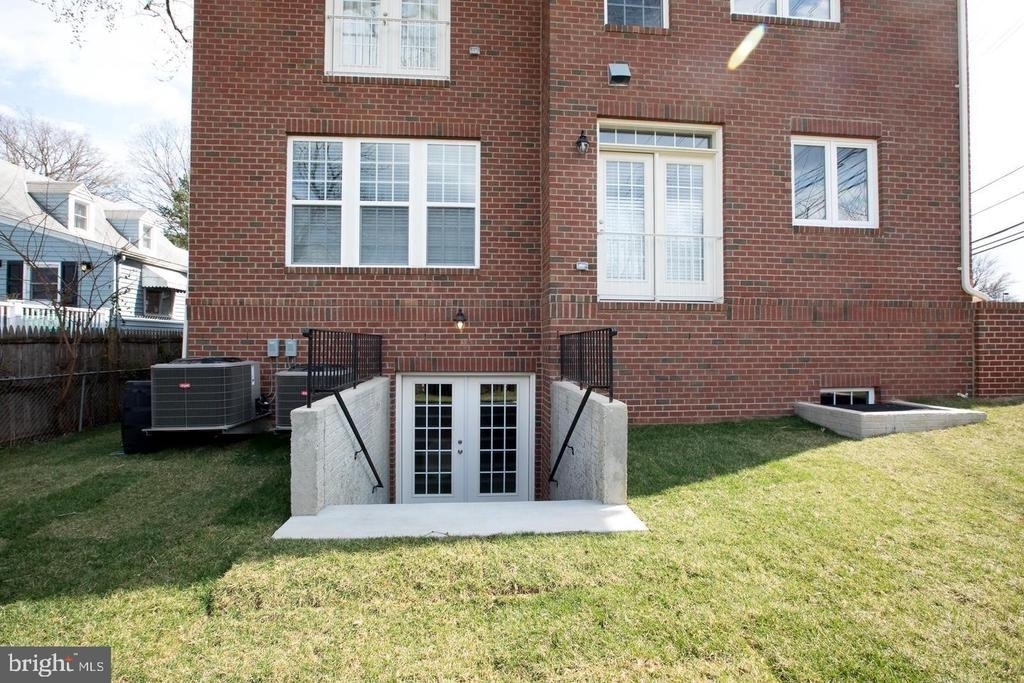 304 S Stonestreet Avenue - Photo 40