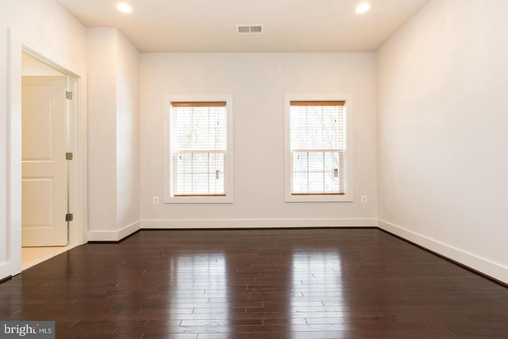 304 S Stonestreet Avenue - Photo 23
