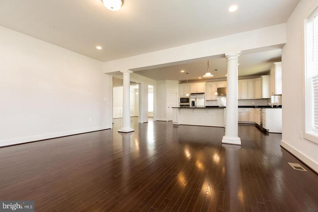 304 S Stonestreet Avenue - Photo 10