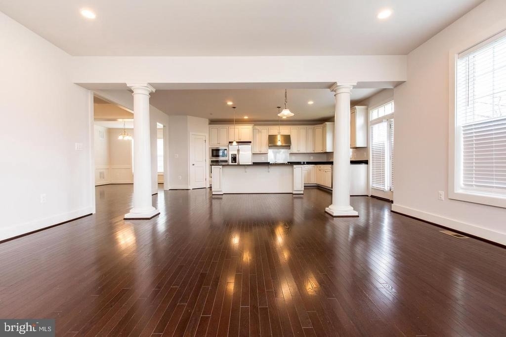 304 S Stonestreet Avenue - Photo 8