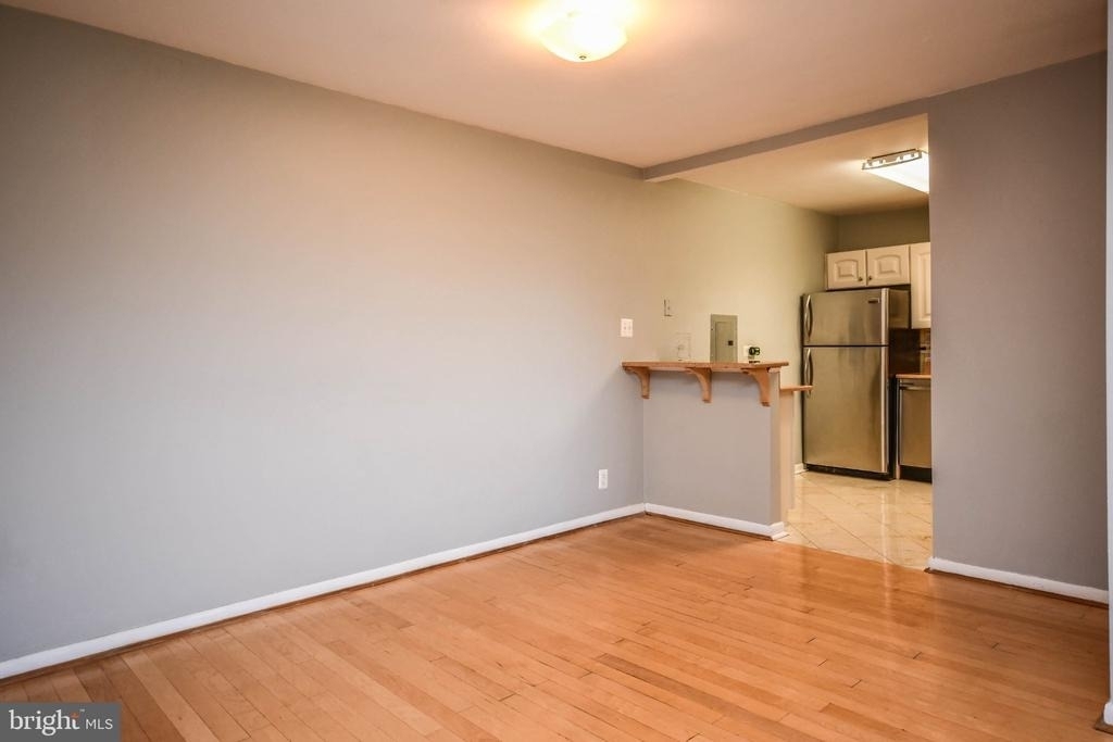 8315 N Brook Lane - Photo 9