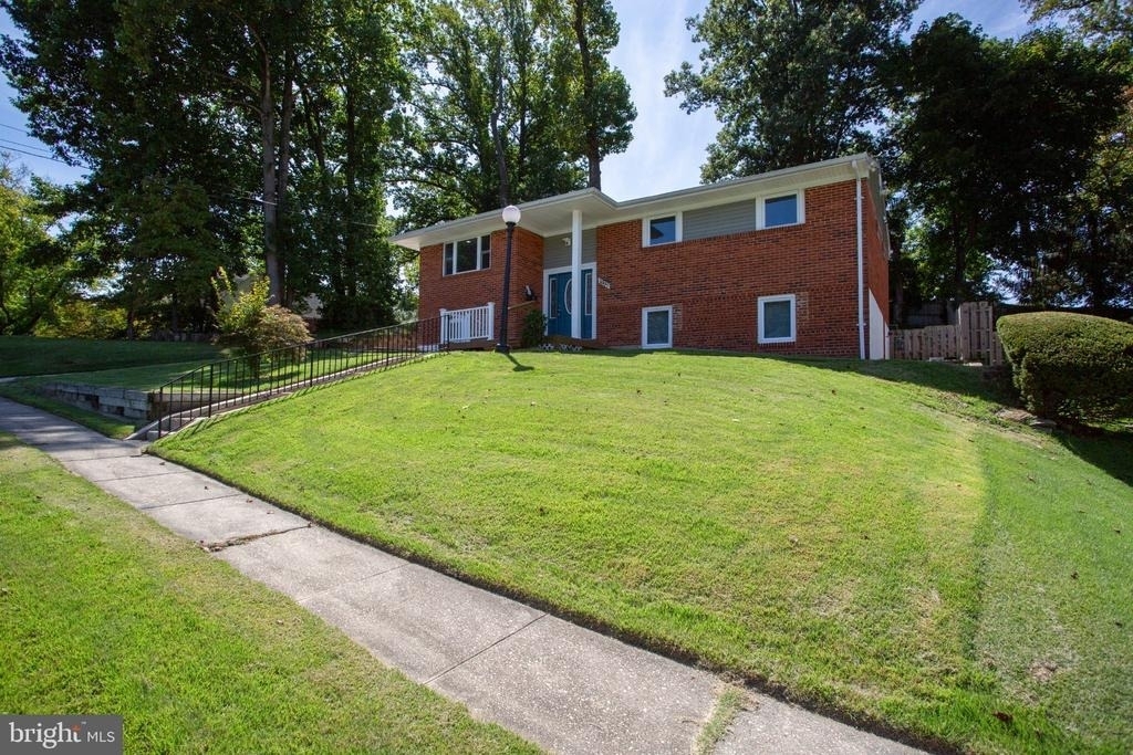 1007 Venice Drive - Photo 0